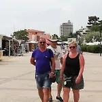 Billy's Two- Bed For Rent At Sunny Апартаменти *