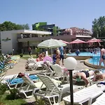 Апартаменти Billy's Two- Bed For Rent At Sunny Сонячний Берег