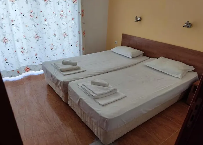 Апартаменти Billy's Two- Bed For Rent At Sunny *