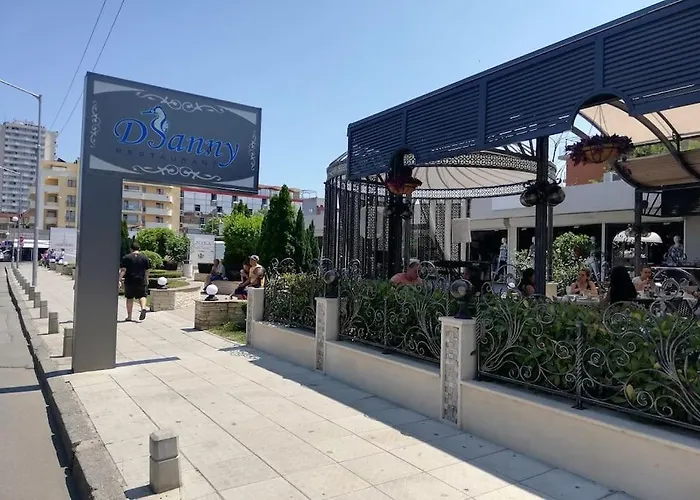 Апартаменти Billy's Two- Bed For Rent At Sunny *