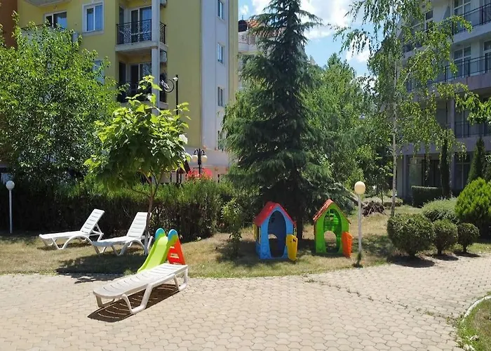 Billy's Two- Bed For Rent At Sunny Сонячний Берег