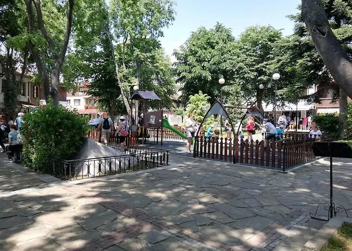 Апартаменти Billy's Two- Bed For Rent At Sunny