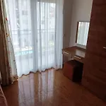 Lägenhet Billy's Two- Bed For Rent At Sunny Slăntjev Brjag