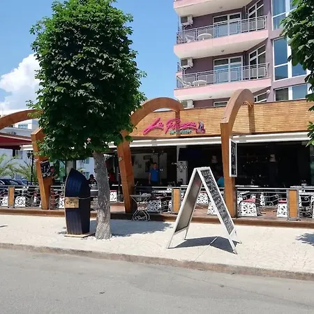 Billy's Two- Bed For Rent At Sunny