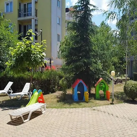 Billy's Two- Bed For Rent At Sunny Slăntjev Brjag