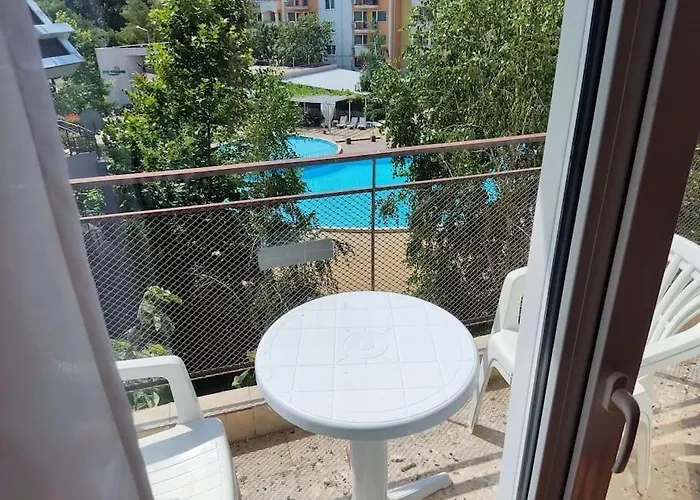Billy's Two- Bed For Rent At Sunny Slăntjev Brjag