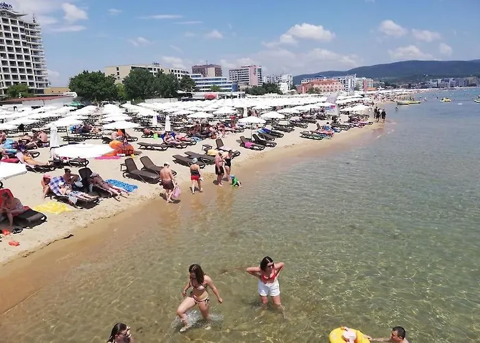 Billy's Two- Bed For Rent At Sunny Slăntjev Brjag